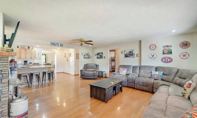 Williams Casa | Family Friendly, Great for Big Groups, Large Parking Area !