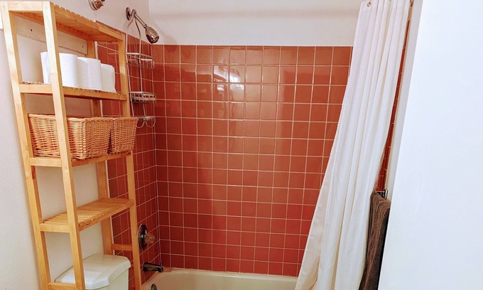 Seattle Metro Area Apartamento | Family Friendly Guest Suite in Seward Park. Easy walk to Columbia City!
