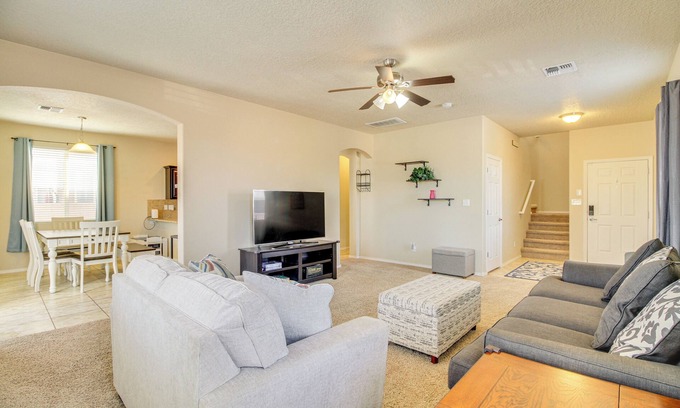 Paradise Hills Civic Casa | Family-Friendly Home w/ Mtn View in Albuquerque!
