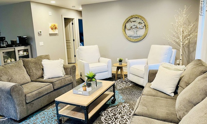 Harrisonburg Casa | Family friendly house close to college campuses, hiking, Massanutten, and more.