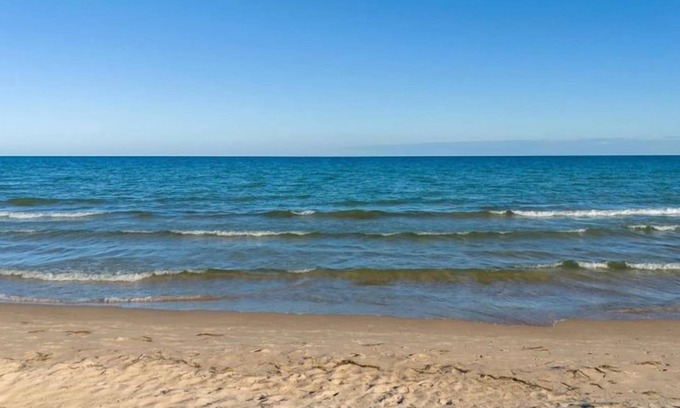 Jacksonport Cabaña | Family-friendly home on Lake Michigan, sandy beach!