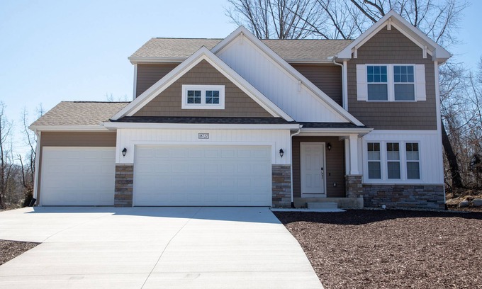 New Buffalo Casa | Family Friendly Home - 5 mins drive to New Buffalo Beach!