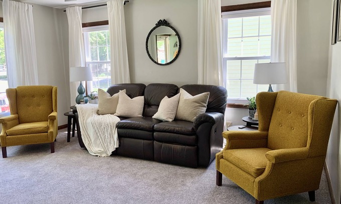 Springfield Casa | Family Friendly Home Centrally Located with Private Yard