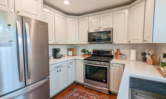 Springfield Casa | Family friendly home off bike trail and quiet subdivision with lots of updates!