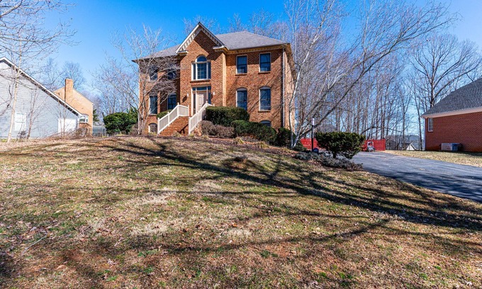 Forest Casa | Family friendly home close to Liberty University