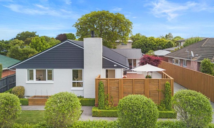 Christchurch Casa | Family-Friendly, Home & Garden, 4BR, by Airport, Free Parking