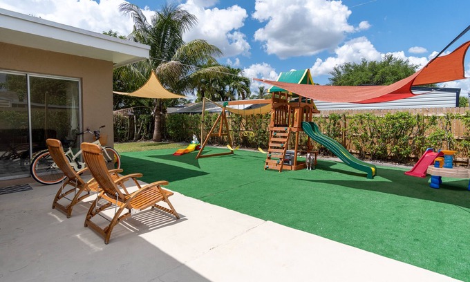 Davie Casa | Family friendly home with playground. 2 miles away from hard rock hotel casino