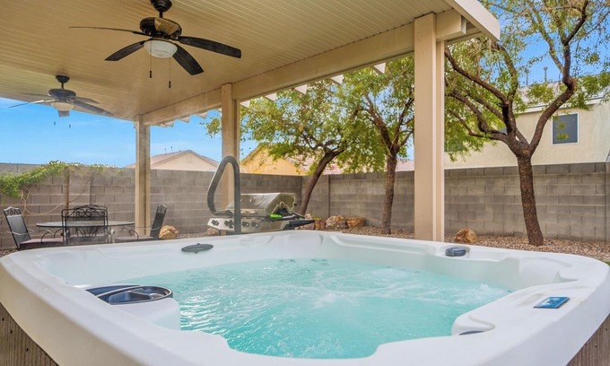 Centennial Hills Casa | Family Friendly House in Centennial Hills