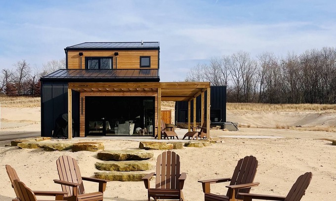 Stevensville Casa | Family Friendly Lake Front New Build - 5bdrm + Hot Tub