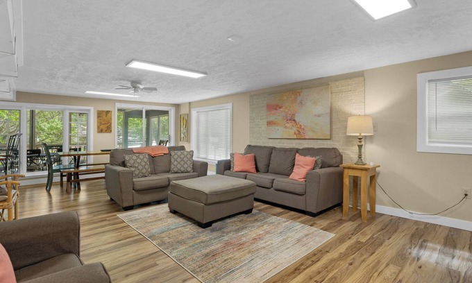Rocky Mount Casa | Family-Friendly Lakefront Home | 5 Bedrooms | Dock, Wi-Fi, Smart TVs, Grill