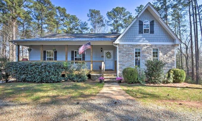 Gainesville Casa | Family-Friendly Lake Lanier Escape on 2 and Acres!