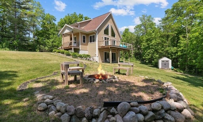 Plainfield Cabaña | Family Friendly Lake Home Sleeps 14, Sandy Beach, Lake Toys, Fire Pit, Sunrises!