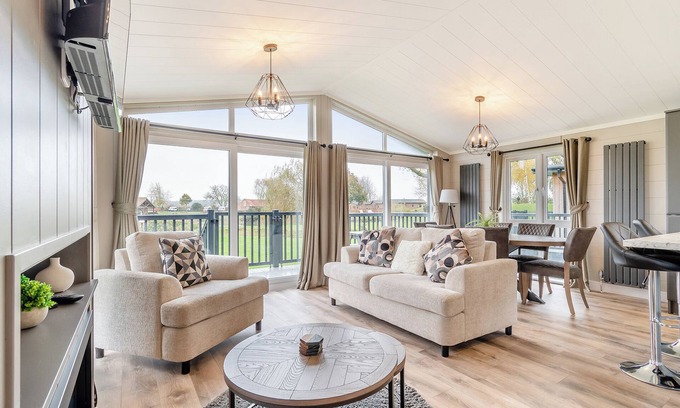 Aubourn Chalet De Esquí | Alojamiento de 2 habitaciones en Swinethorpe, Nr Lincoln