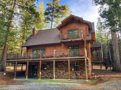 Volcano Casa | Family-Friendly Log Cabin Rental in California's Gold Country near Sacramento