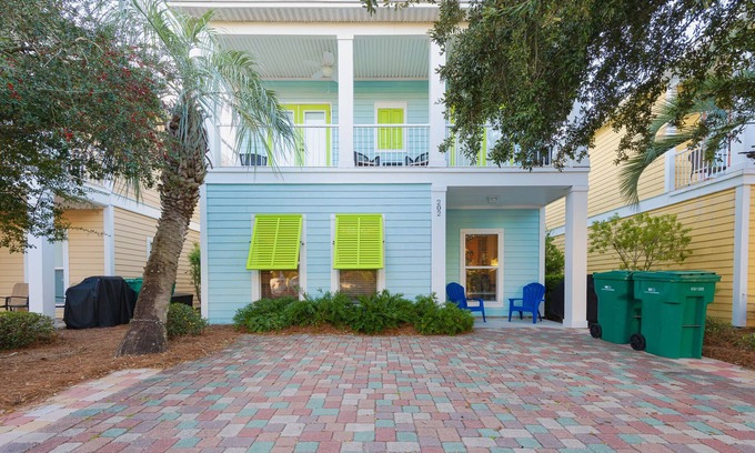 Villages of Crystal Beach Casa | Family Friendly Luxury House near the beach w Outdoor Heated community Pool