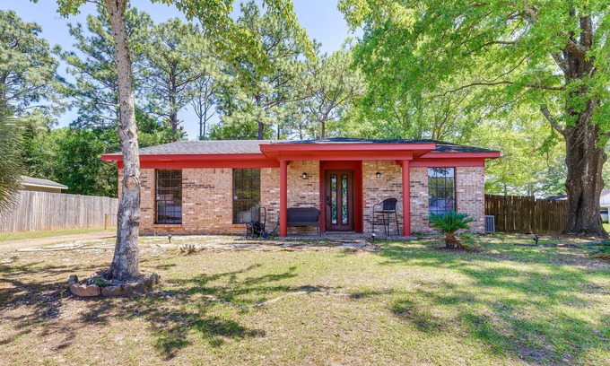 Mobile Casa | Family-Friendly Mobile Retreat w/ Spacious Yard!