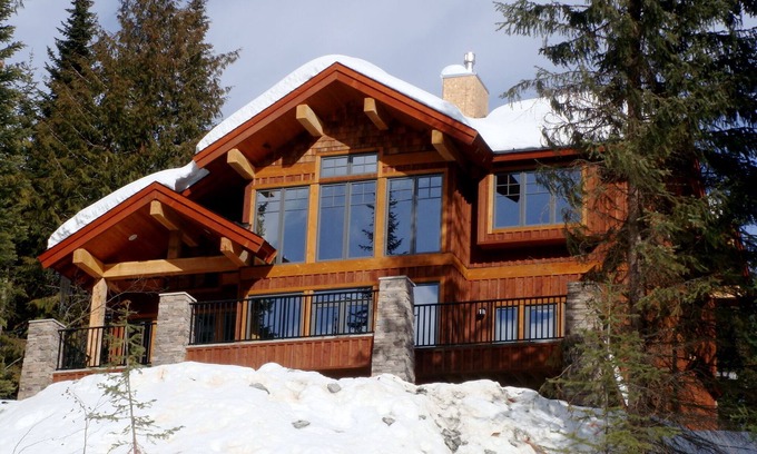 Sun Peaks Chalet De Esquí | Family Friendly Mountain View Luxury Chalet de lujo