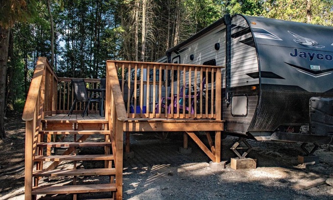 Manitoulin District Casa | Family friendly newly developed park on lake mindemoya Manitoulin Island