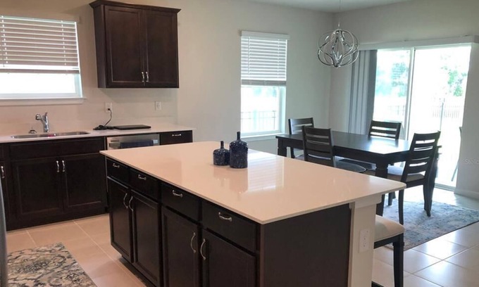 Parrish Casa | Family Friendly North River Ranch - Near Sarasota and St. Petersburg!