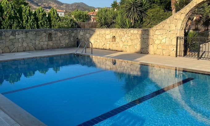 Kyrenia District Villa | La villa Nutshell está situada en una tranquila calle sin salida en Karsiyaka, cerca de Kyrenia.