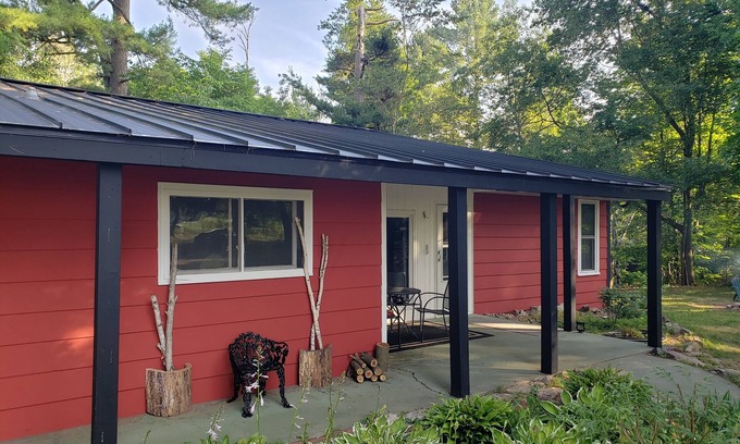 Waupaca Casa | Family Friendly on the Crystal River