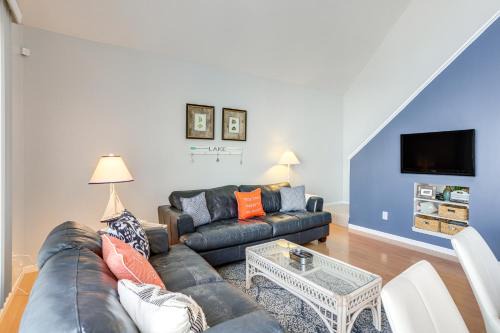 Port Clinton Casa | Family-Friendly Port Clinton Home with Private Deck
