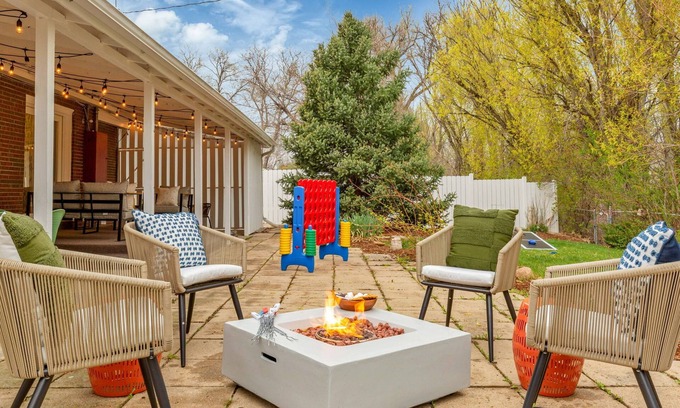 Alta Vista Area Casa | Family Friendly, Quiet Neighborhood, Game Room, Fenced in Backyard with Grill