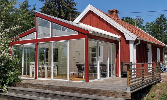 Tofta Casa | Familiar casa roja Suecia, junto al mar entre el bosque y la pradera