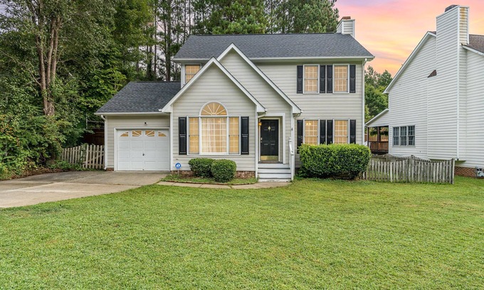 Durham Casa | Family Friendly Retreat in RDU with all the convenience -- 3 Bd / 2.5 Ba