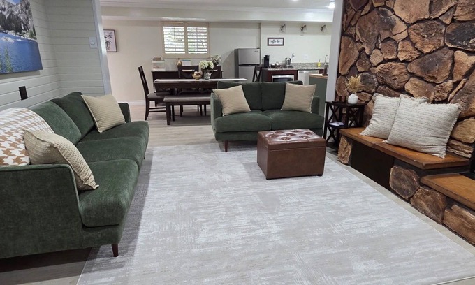 Layton Apartamento | Family-Friendly Retreat in Layton - New remodel, sleeps 6, Backyard Oasis