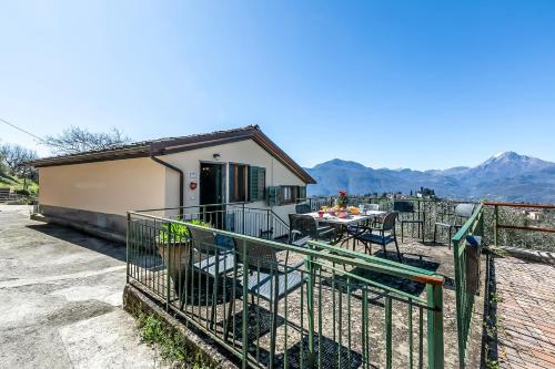 Barga Casa | Family Friendly Rosa House Amazing View - Happy Rentals