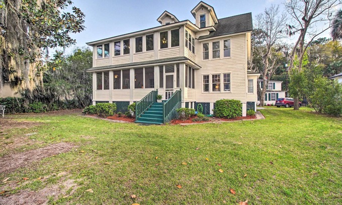 Whitemarsh Island Casa | Family-Friendly Savannah Vacation Rental w/ Decks!