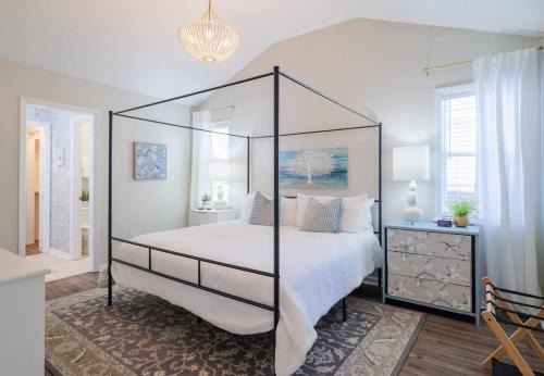 Valdosta Casa | FAMILY Friendly Sleeps 10 4 Bedrooms King Bed & Pets