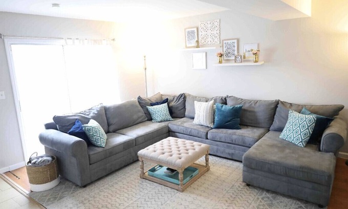 Fairview Casa | Family friendly Spacious 4 bedroom 3 bathroom getaway
