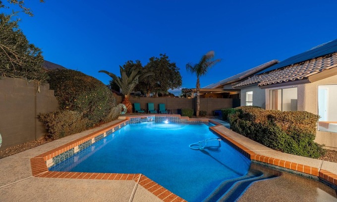 Paradise Valley Village Casa | Open and Spacious! Pool & Hot Tub, and Game Room! Just 10mins to Mayo Clinic!