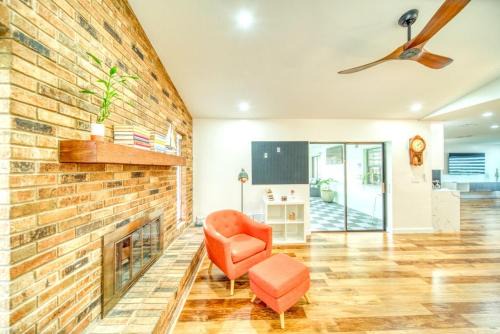 Diplomat Casa | Family Friendly Stay in Cape - Tesla charger