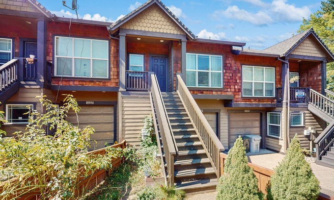 Happy Valley Casa | Family-Friendly Townhouse with High-Speed WiFi, and Washer/Dryer