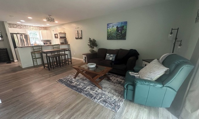 Huffman - O' Malley Casa | Family friendly townhouse style unit with a private deck and backyard!