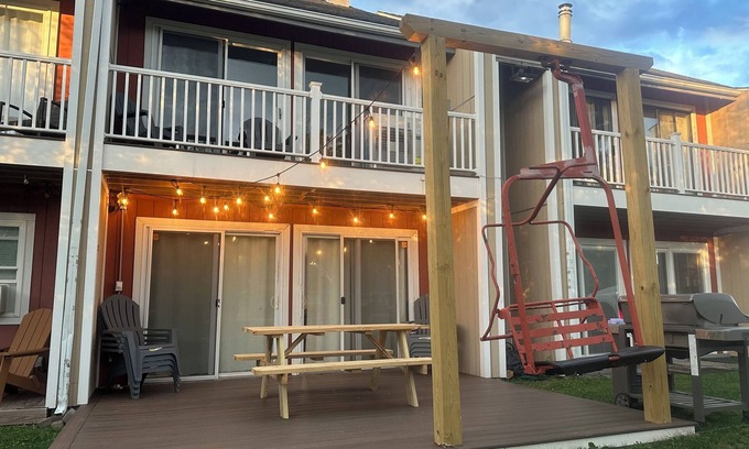 Hunter Casa | Family friendly townhouse minutes from Hunter Mountain!