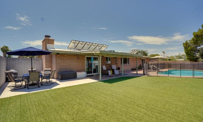 Casas Adobes Casa | Family-Friendly Tucson Retreat with Pool and Yard!