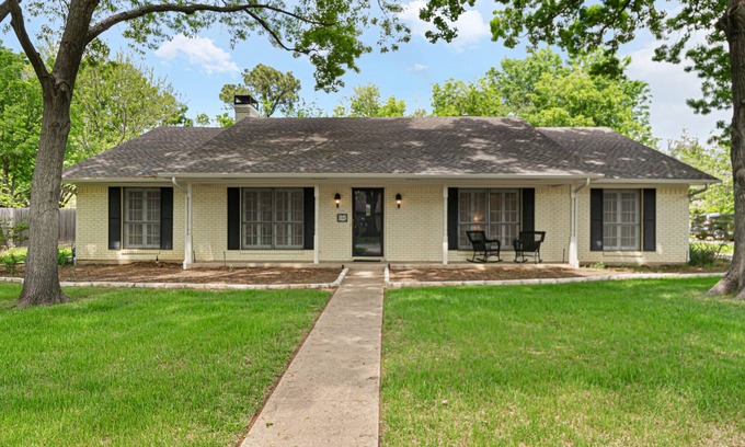 Denton Casa | Family Friendly, Updated, Charming Home in North Denton