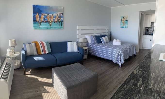 Atlantic Beach Apartamento | Family friendly studio with sound, beach, and pool access