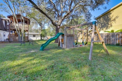 Wright Casa | Family-Friendly Duplex 6 Mi to Fort Walton Beach!