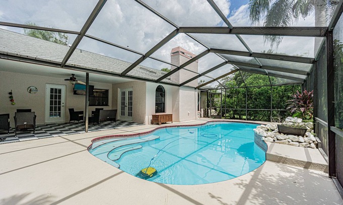 Elfers Casa | Relaxing family house w/pool - 3 beds 2 bath