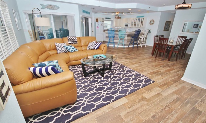 New Smyrna Beach Condominio | Servicios abundan en este espacioso condominio de playa en Oceanwalk