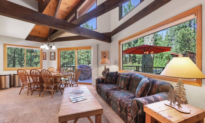 Montgomery Estates Cabina | Acogedor South Lake Tahoe Chalet zona de Heavenly