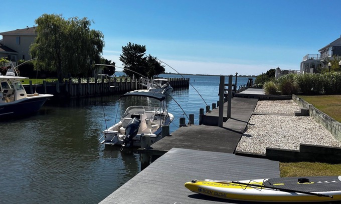 East Quogue Casa | Family-Friendly Waterfront in the Hamptons with Stunning Views