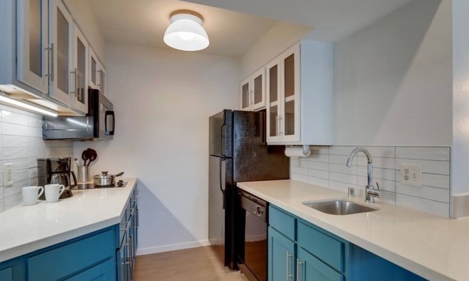Sunnyvale Hotel | Family Fun at California's Great America Theme Park! 2BR Suite w/ FREE Breakfast
