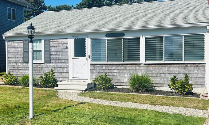 Dennis Port Cabaña | Family Fun! Deeded beach access! Relax @Haigis Beach