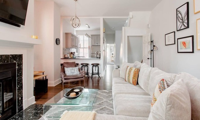 Lafayette Square Casa | Family Fun in Lafayette Square / ABODEbucks